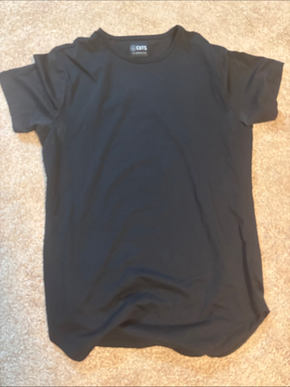 Men's Cuts Elongated Black Short-Sleeve Crewneck Shirt